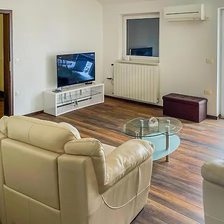 아파트 Cozy In With House Sea View